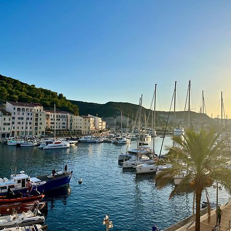 Joli T3 Sur Le Port De Bonifacio Avec Vue Mer Luaran gambar