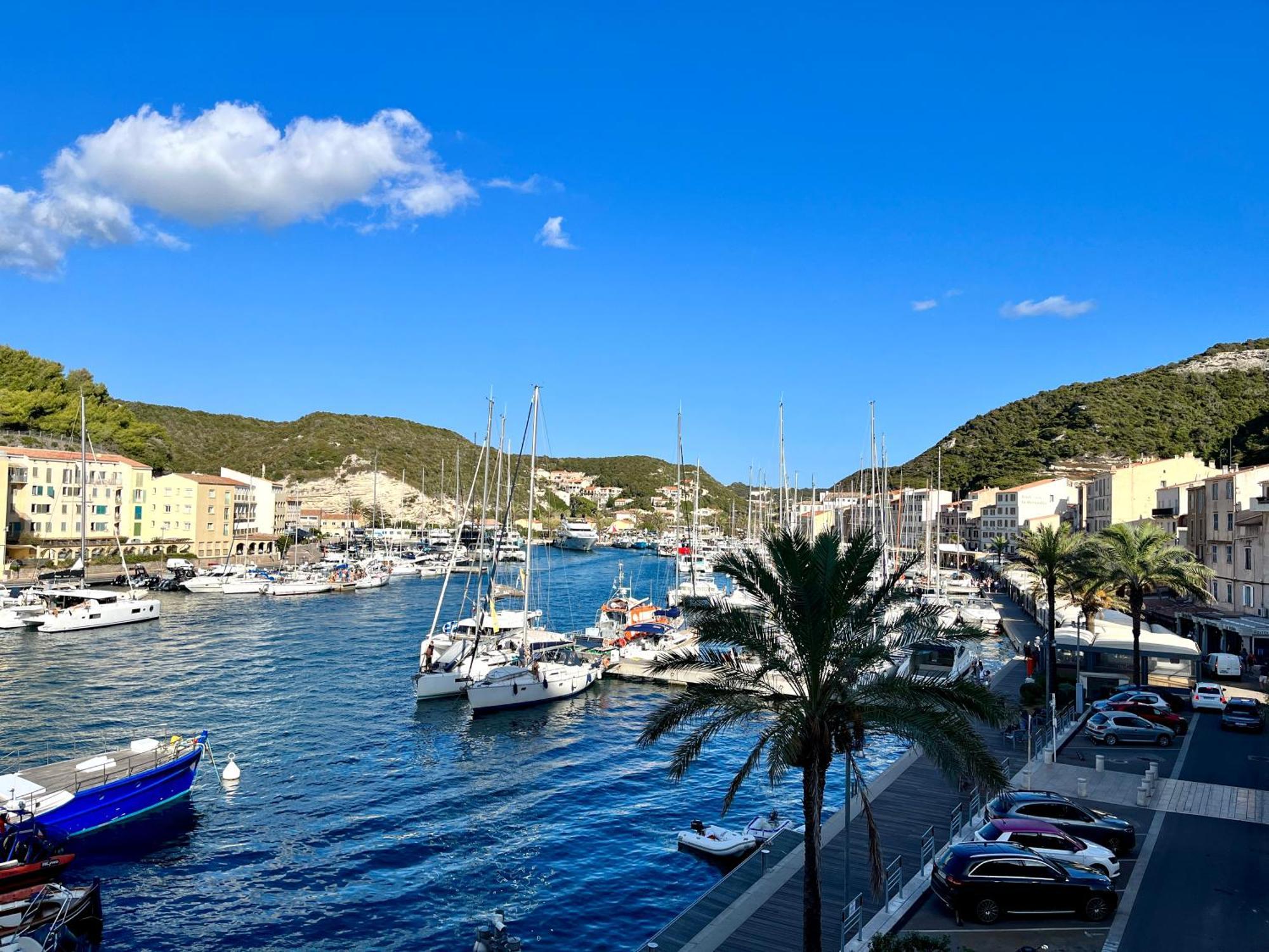 Joli T3 Sur Le Port De Bonifacio Avec Vue Mer Luaran gambar